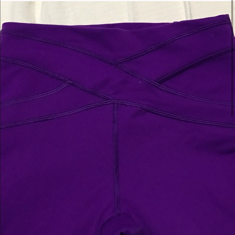 Size 6 Purple Lululemon Mesh Leggings - Picture 3 of 4
